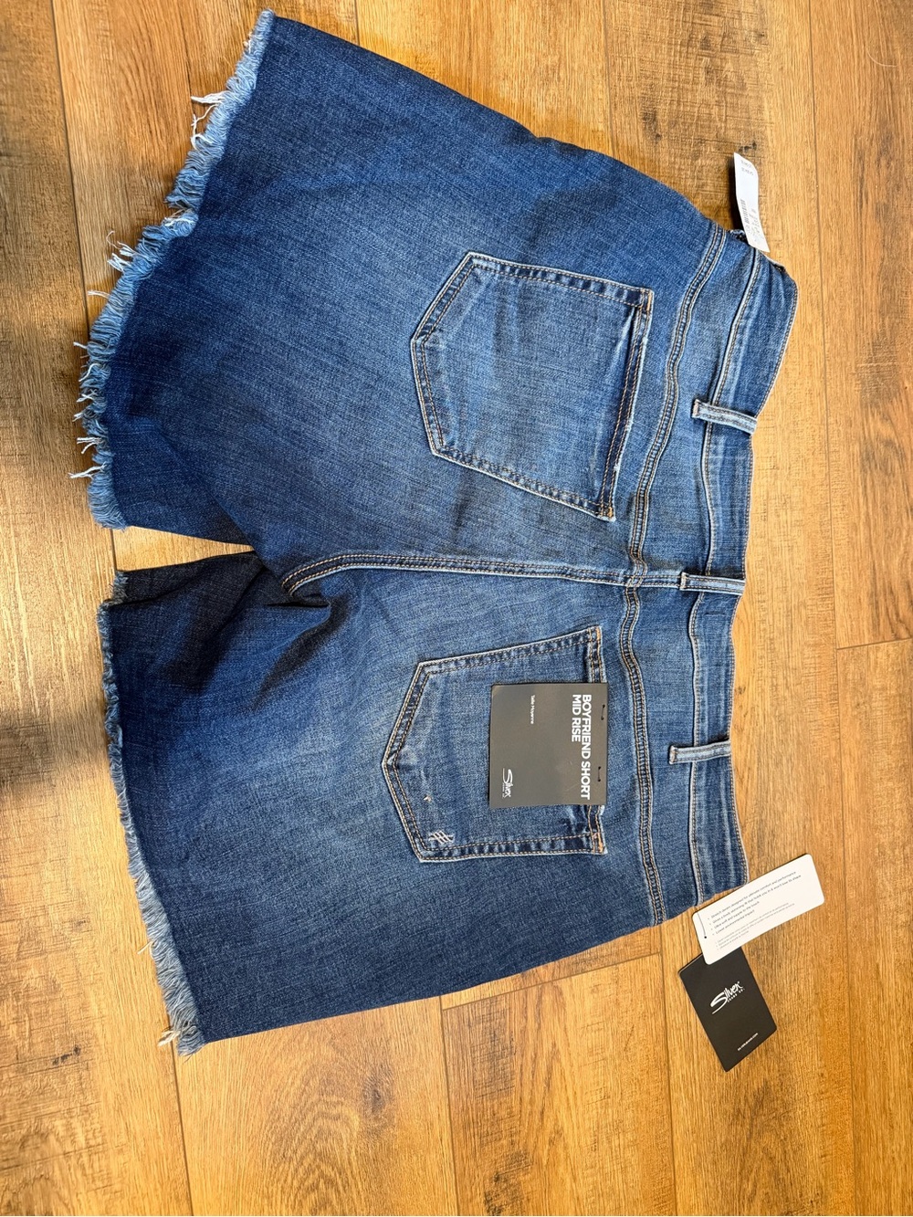 NWT Silver Women's Distressed High-Rise Denim Shorts - Dark Blue 18W - Picture 10 of 10